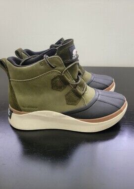 Sorel Olive Green and Black Waterproof Lace-Up Boots
